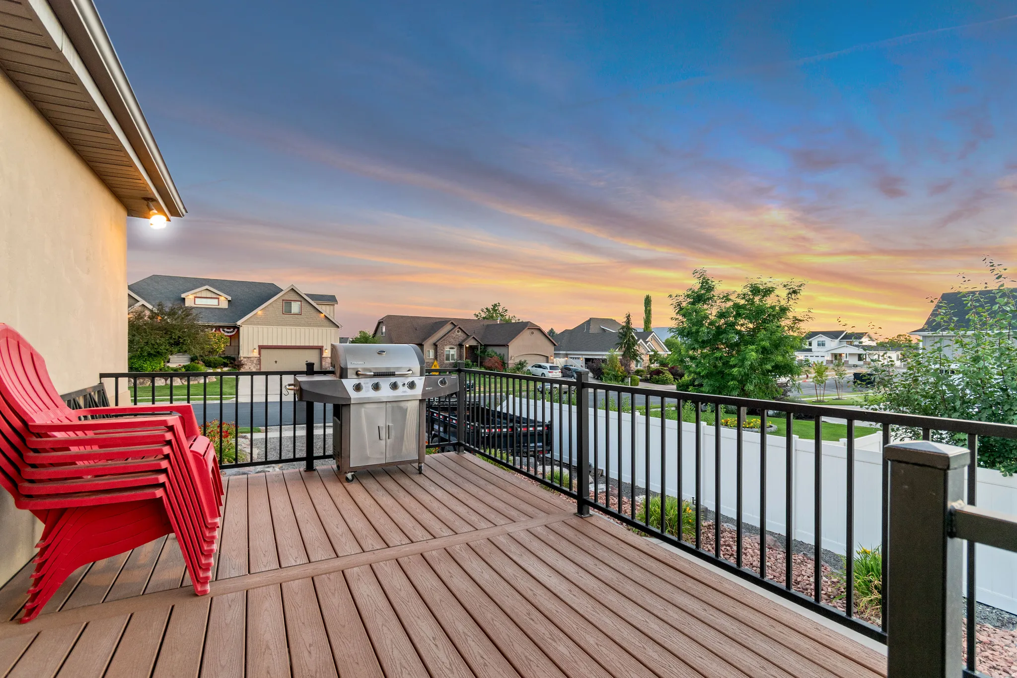 Outdoor deck off the dining area.