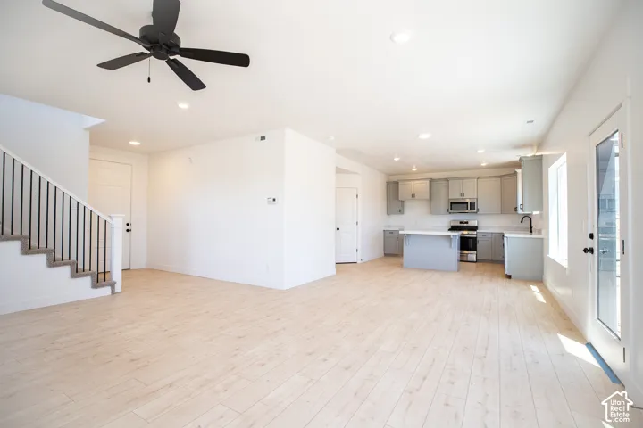 Kitchen & Dining Area