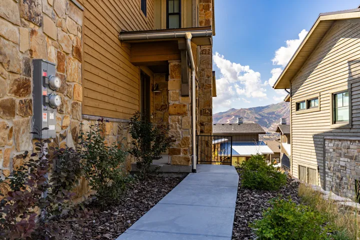 11691 N Shoreline Dr, Hideout, Utah 84036