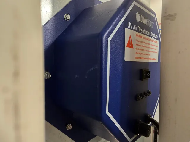 UV air purifier