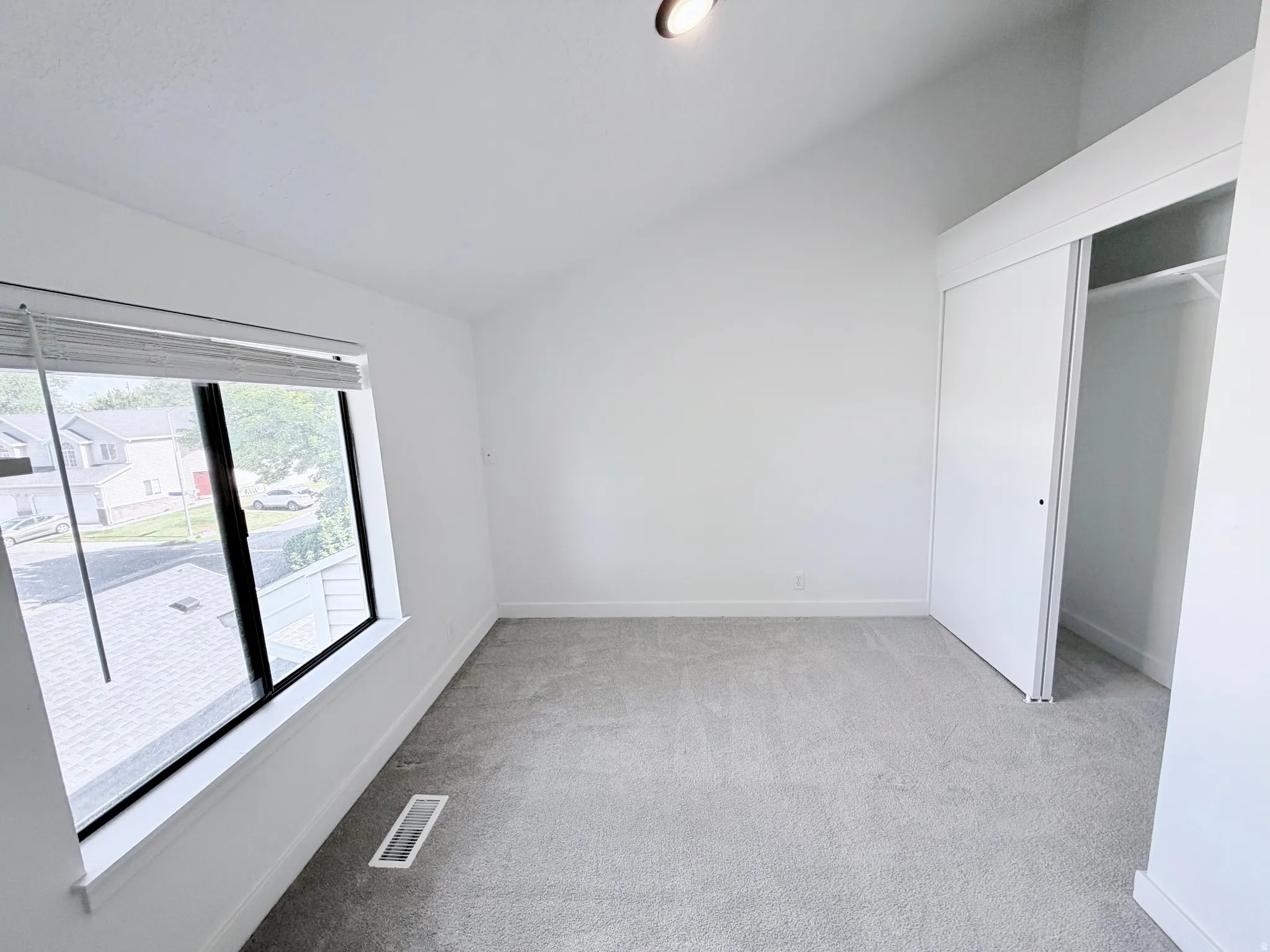Light gray carpeting