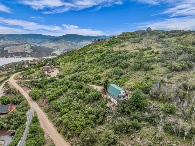 Park City is just 25 minutes away via Kimball Junction.