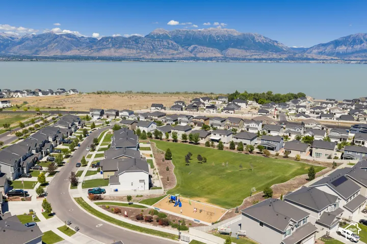 Multiple community parks nearby
