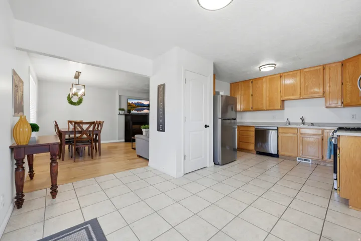 2312 E Cinnabar Ln, Salt Lake City, Utah 84121