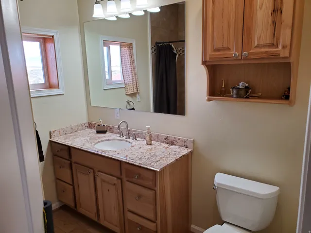 upstairs second bathroom