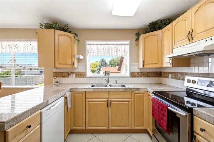 2626 W 1700 N, Clinton, Utah 84015