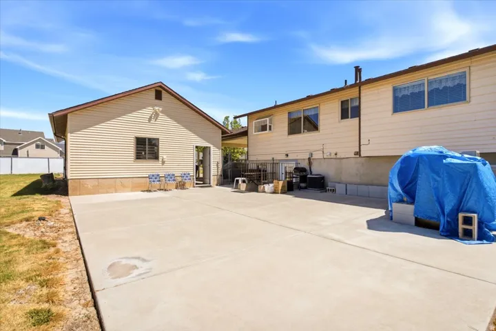 2626 W 1700 N, Clinton, Utah 84015