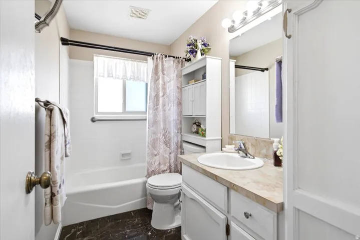 2626 W 1700 N, Clinton, Utah 84015