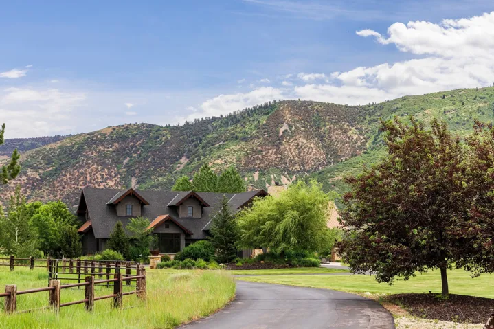 425 E Boulderville Rd, Oakley, Utah 84055