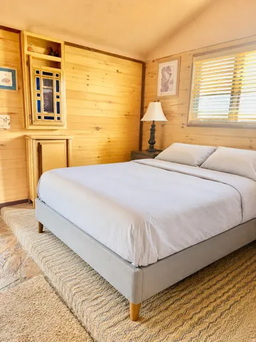 main floor  bedroom on main floor with 1/2 bath