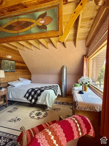 2nd floor bedroom