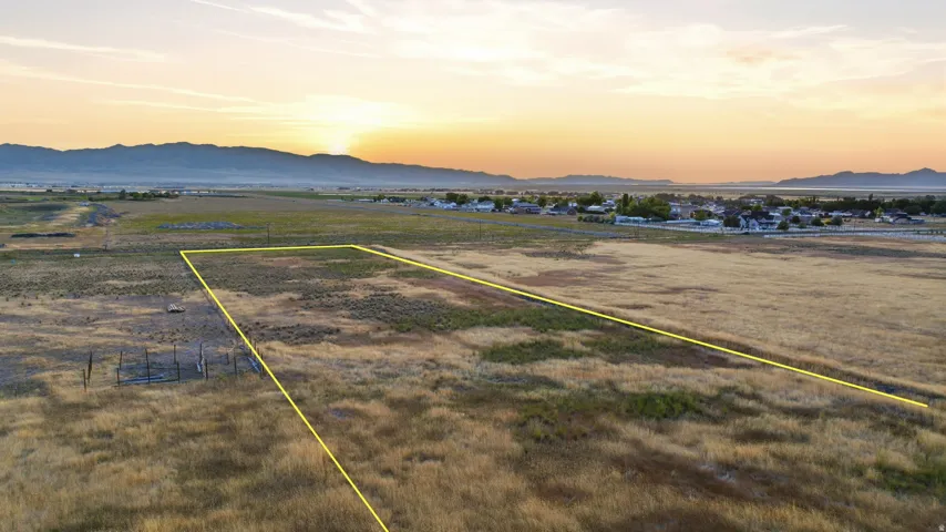 Expansive parcel featuring a rural setting and mountain backdrop