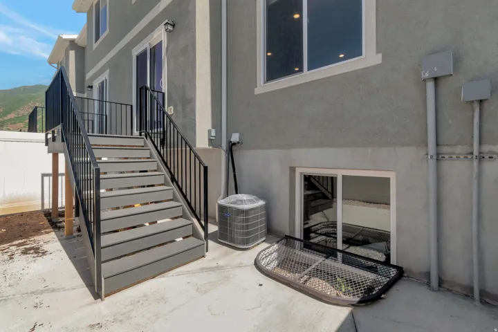 Patio showing deck and Mountian View