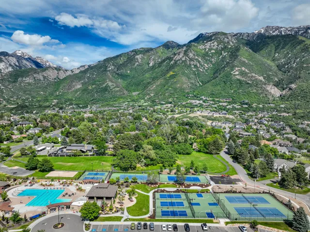 18 Snow Forest Ln, Sandy, Utah 84092