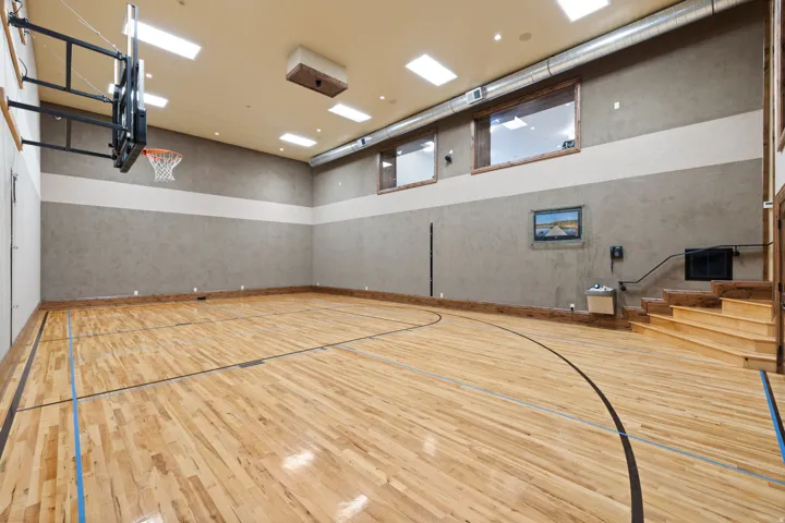18 Snow Forest Ln, Sandy, Utah 84092