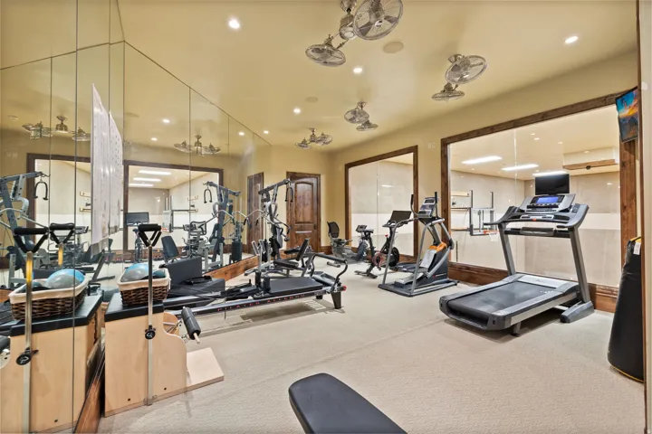 18 Snow Forest Ln, Sandy, Utah 84092