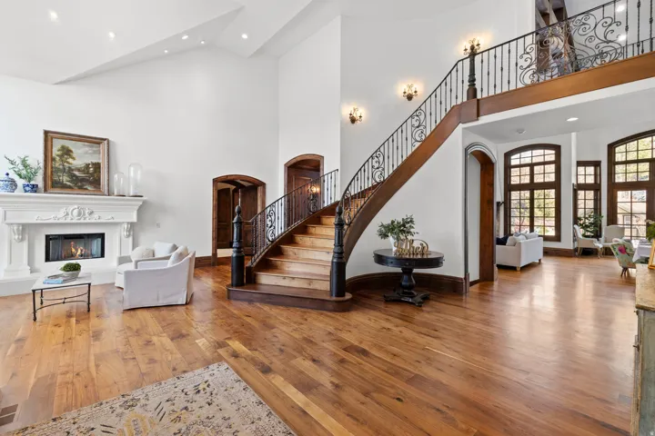18 Snow Forest Ln, Sandy, Utah 84092
