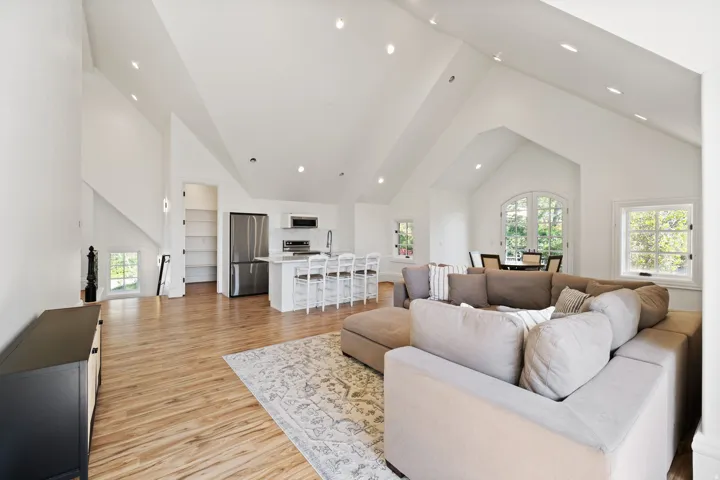 18 Snow Forest Ln, Sandy, Utah 84092