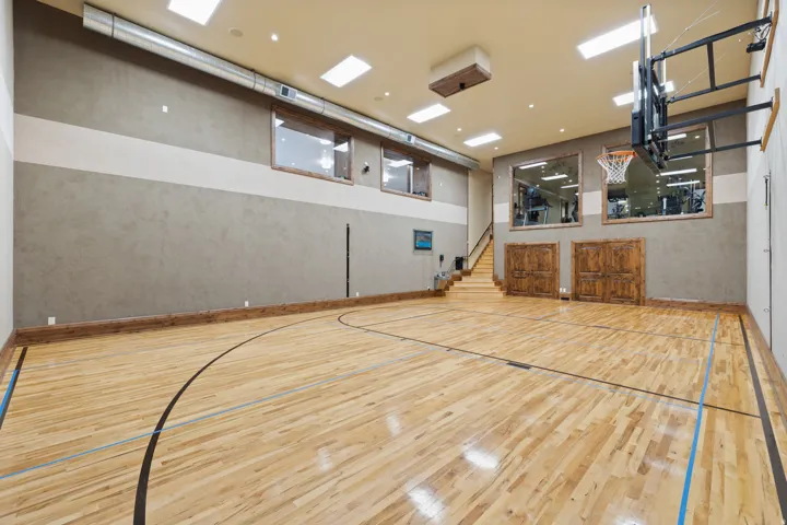 18 Snow Forest Ln, Sandy, Utah 84092
