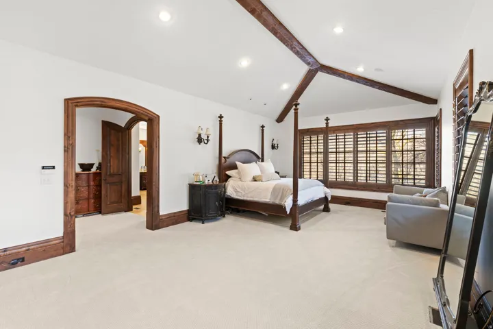 18 Snow Forest Ln, Sandy, Utah 84092