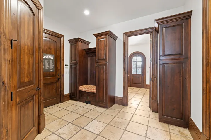 18 Snow Forest Ln, Sandy, Utah 84092