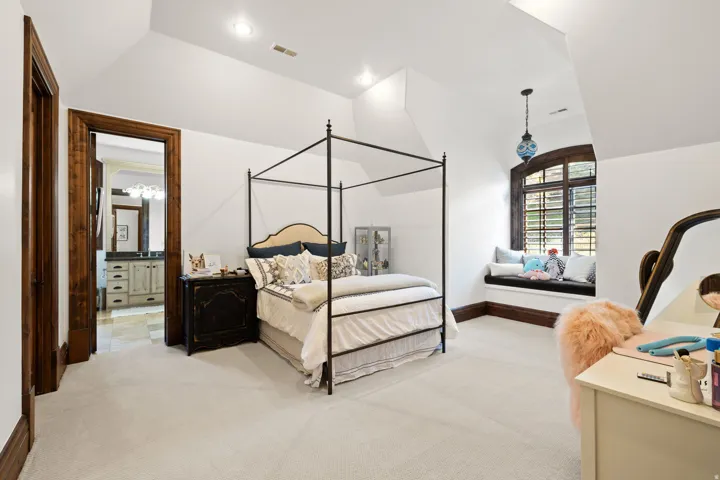 18 Snow Forest Ln, Sandy, Utah 84092