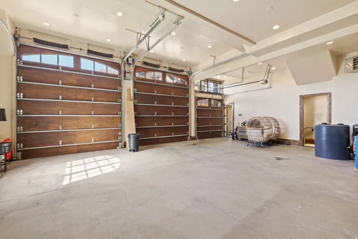 18 Snow Forest Ln, Sandy, Utah 84092