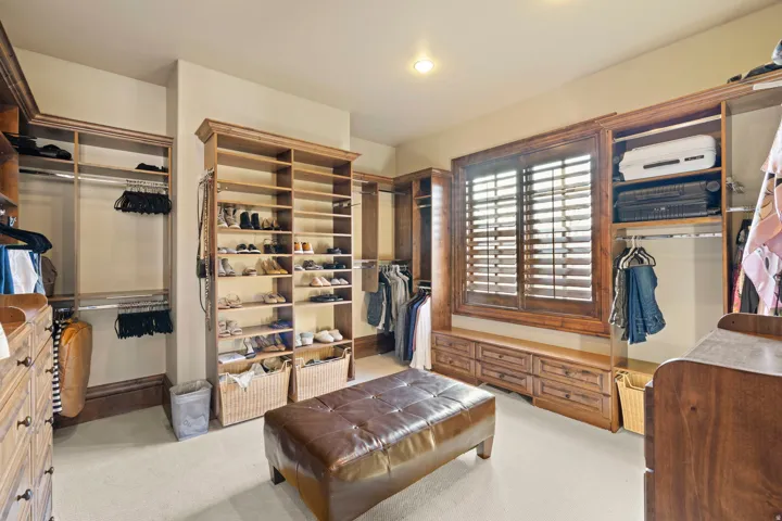 18 Snow Forest Ln, Sandy, Utah 84092