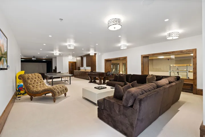 18 Snow Forest Ln, Sandy, Utah 84092