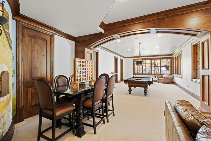 18 Snow Forest Ln, Sandy, Utah 84092