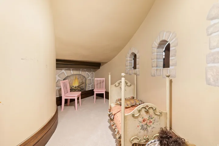 18 Snow Forest Ln, Sandy, Utah 84092