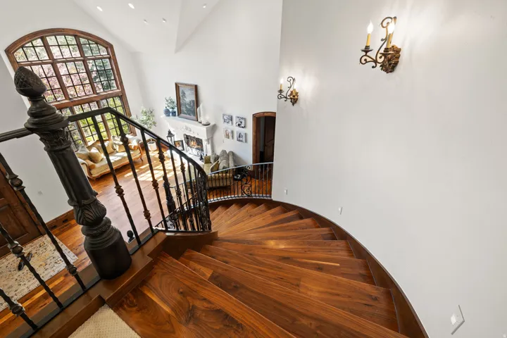 18 Snow Forest Ln, Sandy, Utah 84092