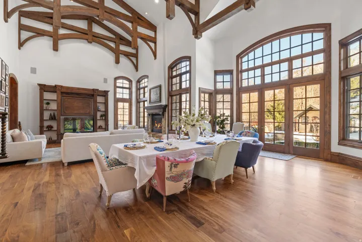 18 Snow Forest Ln, Sandy, Utah 84092