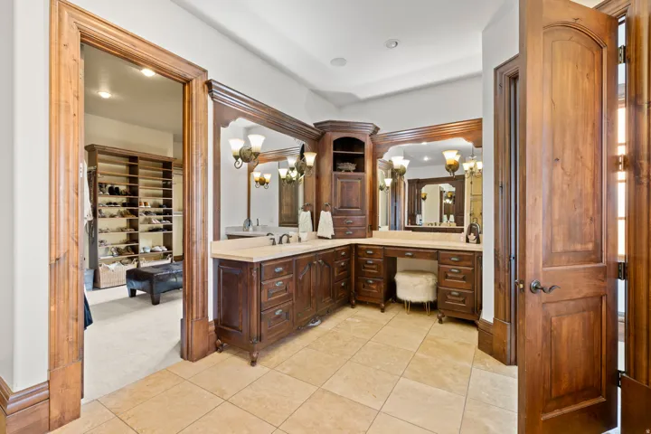 18 Snow Forest Ln, Sandy, Utah 84092