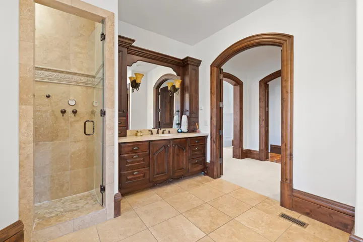 18 Snow Forest Ln, Sandy, Utah 84092
