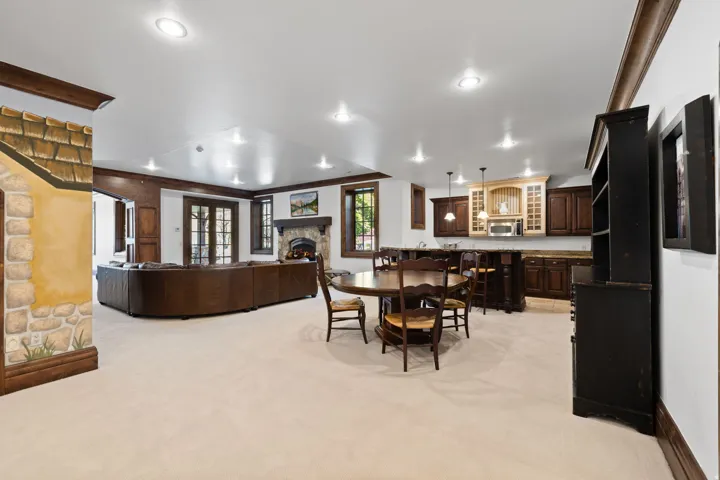 18 Snow Forest Ln, Sandy, Utah 84092
