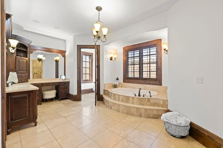 18 Snow Forest Ln, Sandy, Utah 84092