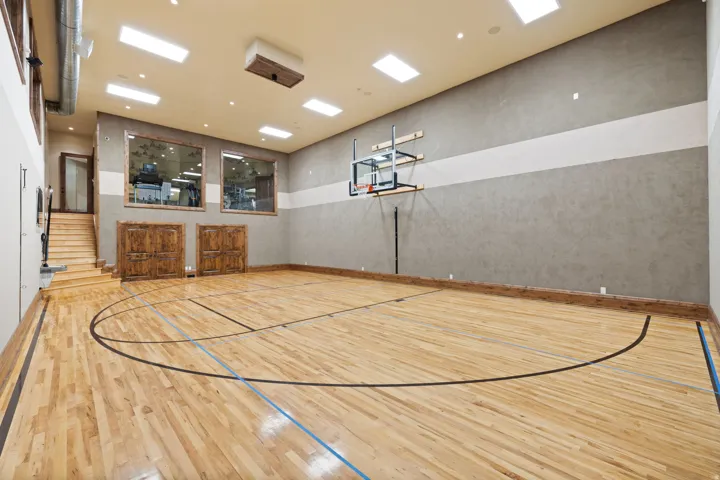 18 Snow Forest Ln, Sandy, Utah 84092