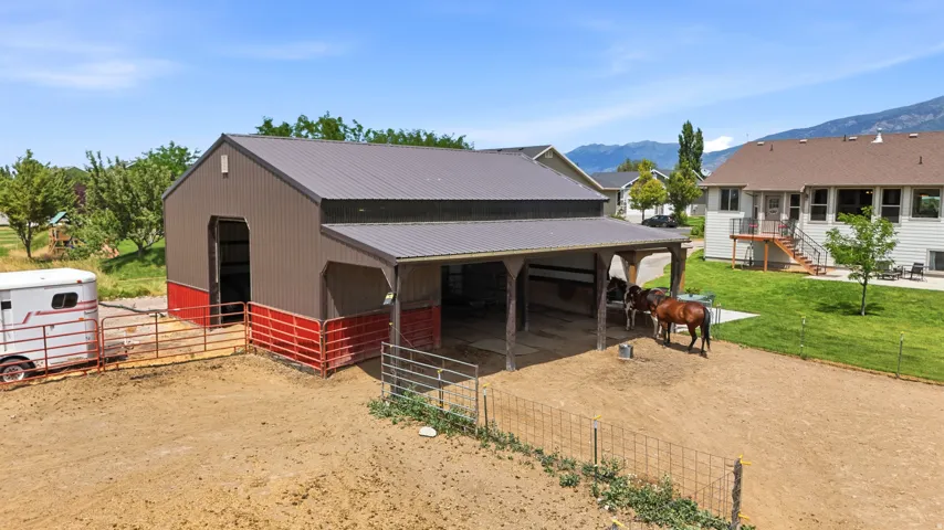1672 Equestrian Park Way, Kaysville, Utah 84037