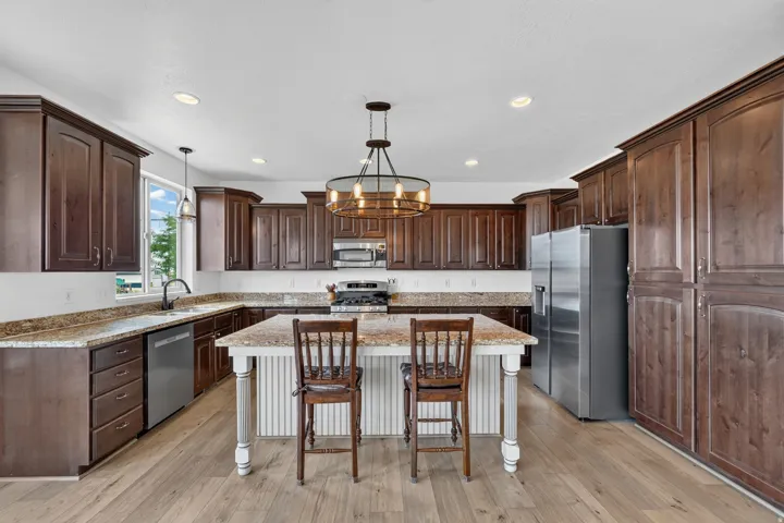 1672 Equestrian Park Way, Kaysville, Utah 84037