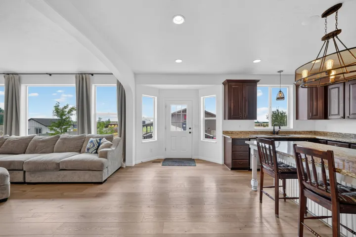1672 Equestrian Park Way, Kaysville, Utah 84037