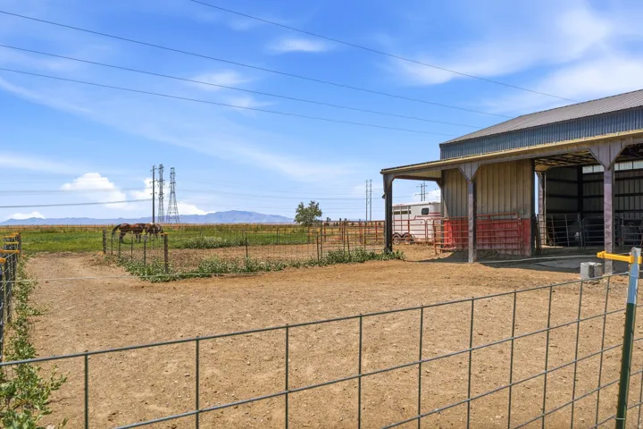 Self watering system for horses that doesn't freeze in winter.