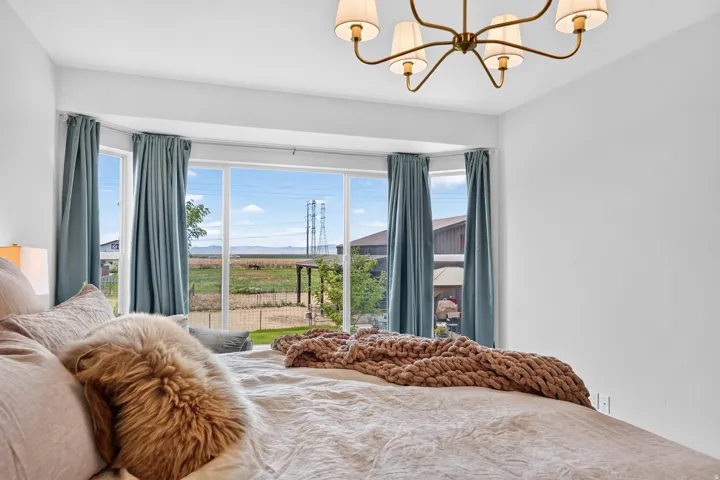 1672 Equestrian Park Way, Kaysville, Utah 84037