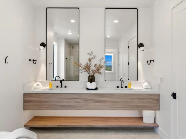 Primary Bedroom Full Bathroom#1