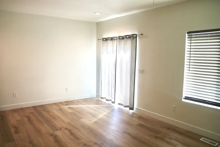 884 N Glen Eagle, Tooele, Utah 84074