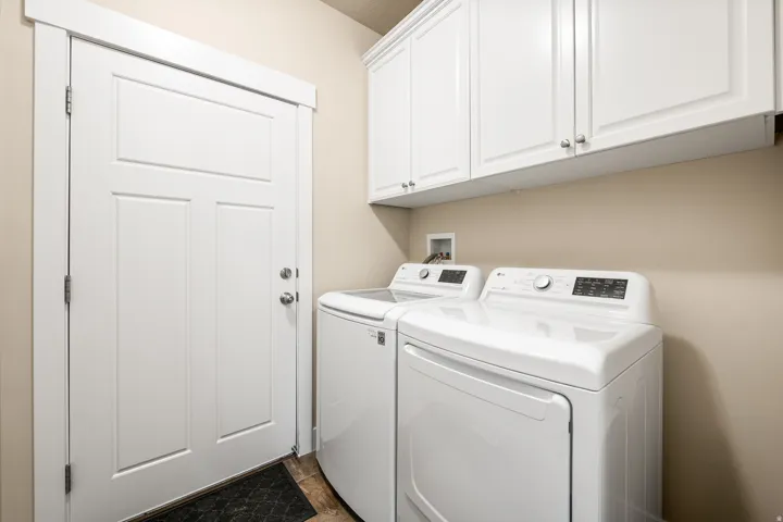 7877 S Farm Wood Ln, Midvale, Utah 84047