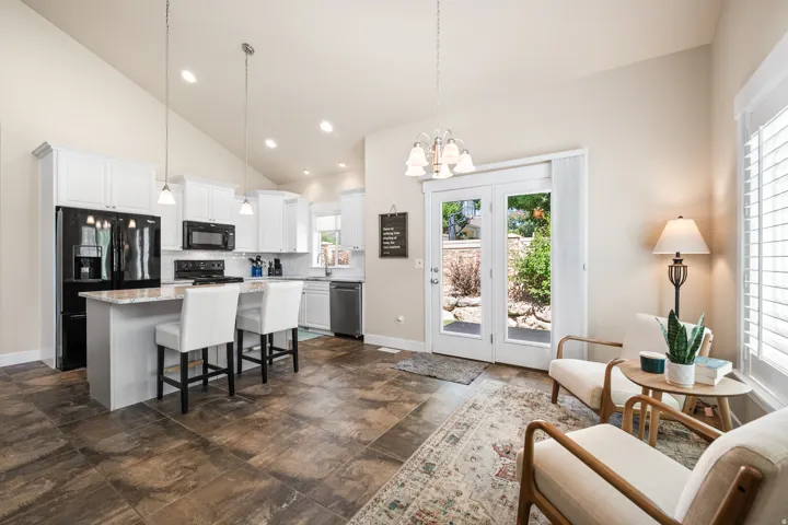 7877 S Farm Wood Ln, Midvale, Utah 84047