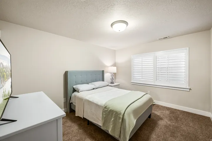 7877 S Farm Wood Ln, Midvale, Utah 84047
