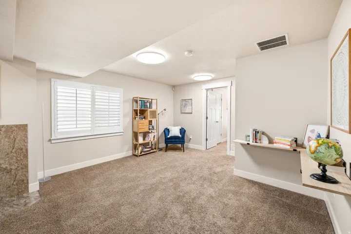 7877 S Farm Wood Ln, Midvale, Utah 84047