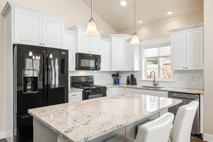 7877 S Farm Wood Ln, Midvale, Utah 84047